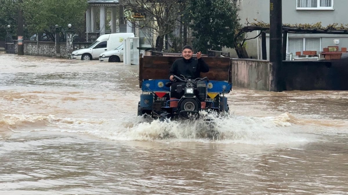 Sakarya'da sağanak zor anlara neden oldu