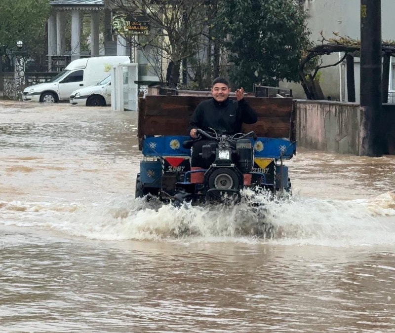 Sakarya'da sağanak zor anlara neden oldu