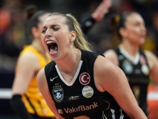 Cansu Özbay: Türk kadını her zaman en yukarıda olmayı hak ediyor