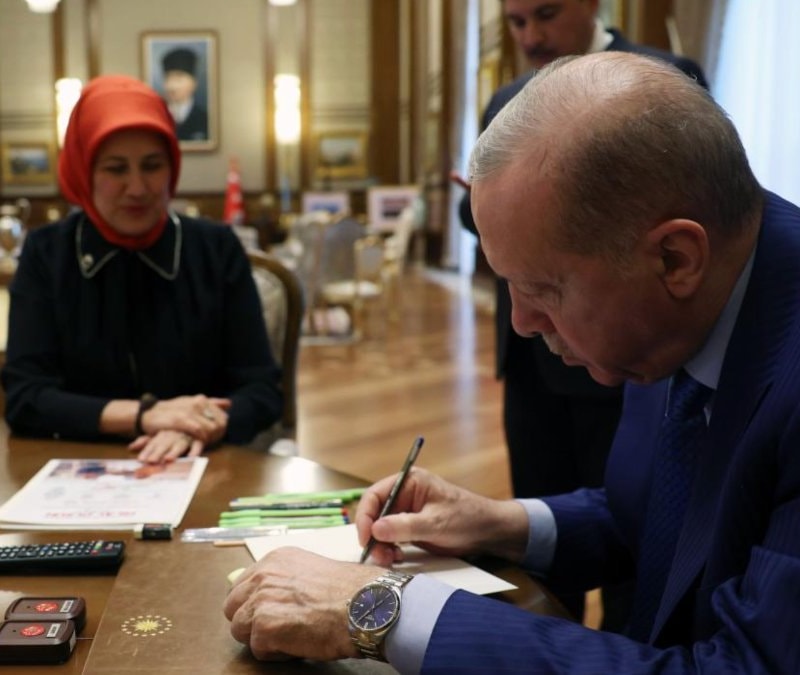 Cumhurbaşkanı Erdoğan, Türk Kızılay'a kurban bağışında bulundu