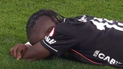 Junior Olaitan, maç sonu gözyaşlarını tutamadı