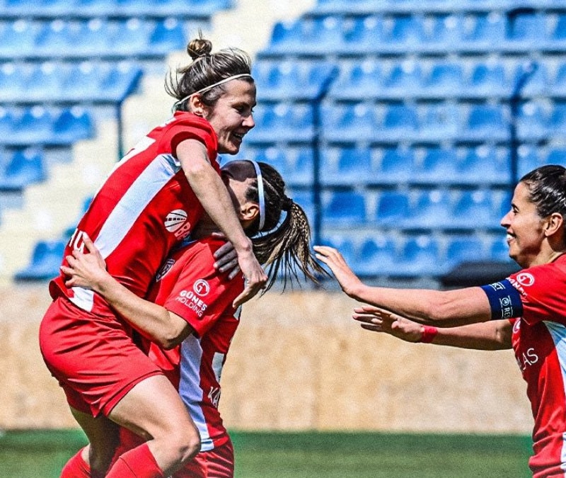 ABB FOMGET, UEFA Kadınlar Avrupa Ligi'nde sezonunun seyirci rekorunu kırdı