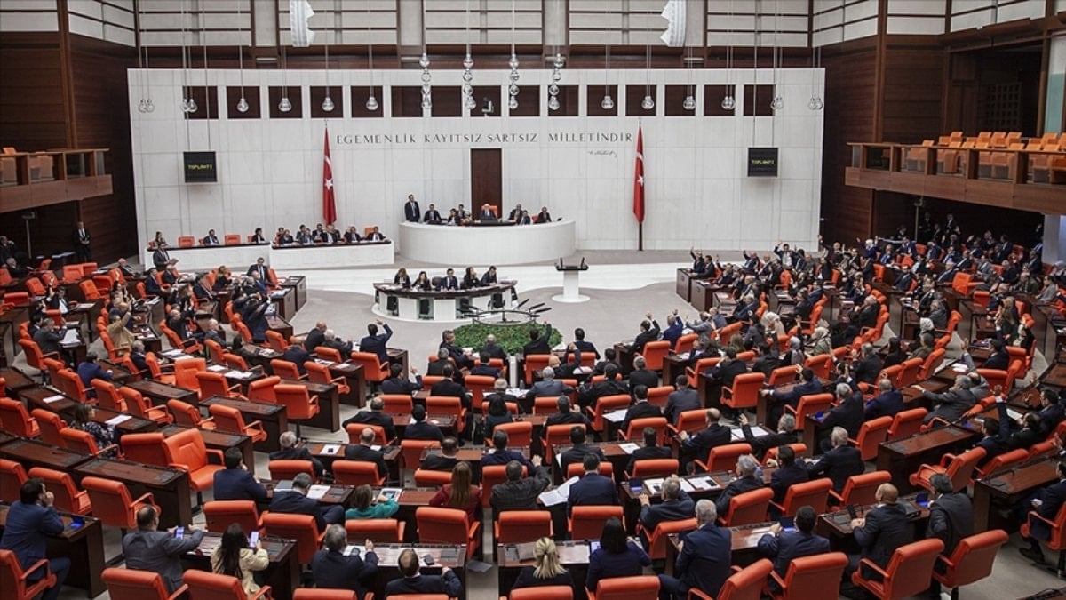 Fahiş site aidatlarına yönelik düzenlemeleri içeren teklife dair görüşmeler