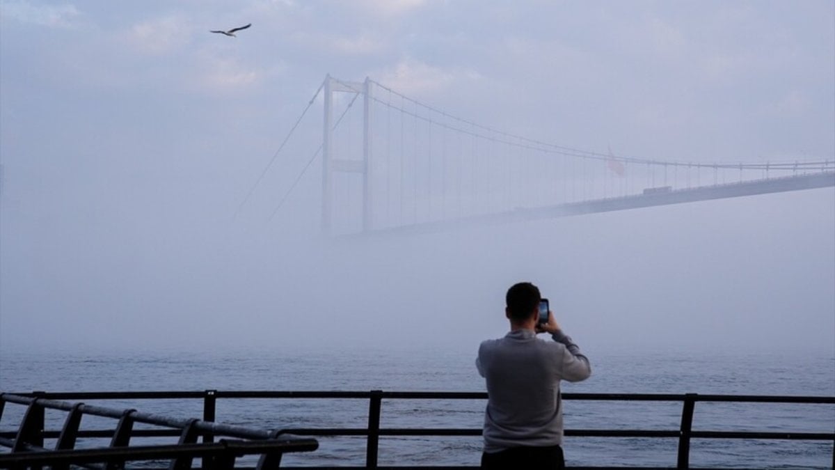 İstanbul'da sabah saatlerinde sis etkili oluyor