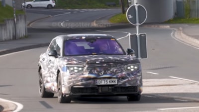 Bentley, ilk elektrikli SUV modelini test etmeye başladı