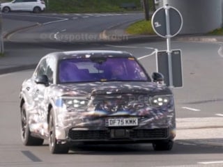 Bentley, ilk elektrikli SUV modelini test etmeye başladı