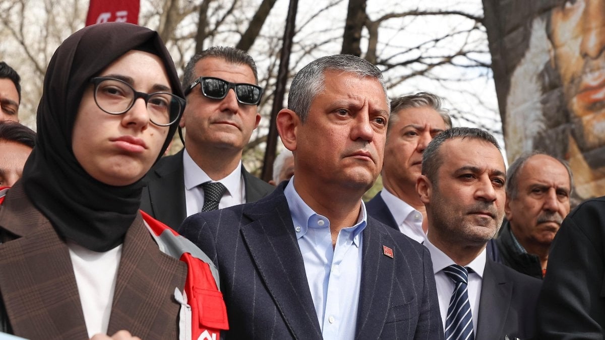 Özgür Özel, Deniz Gezmiş'i andı: Mutlak butlan sorusunu yanıtladı