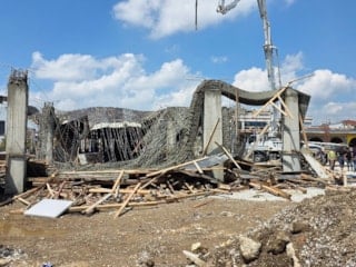 Düzce'de inşatta beton dökülürken kalıbın çökmesi sonucu 1 işçi yaralandı