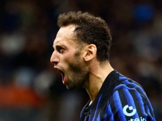 İtalya Serie A'da ayın golü Hakan Çalhanoğlu'ndan