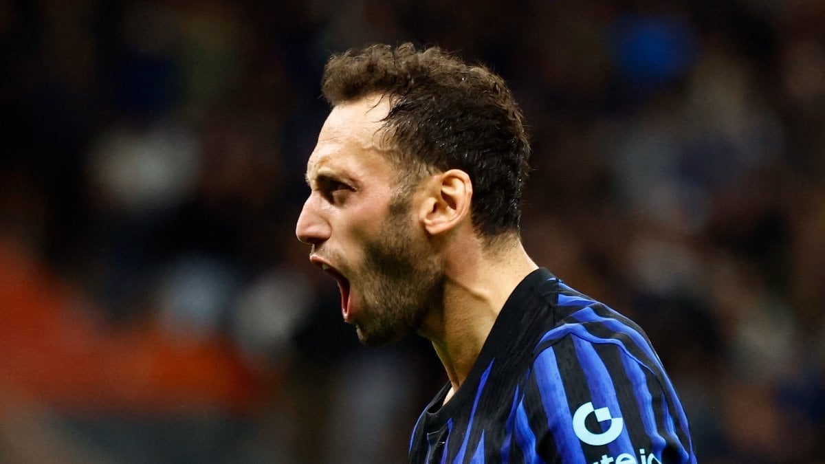 İtalya Serie A'da ayın golü Hakan Çalhanoğlu'ndan