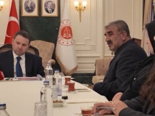 Akın Gürlek, Rojin Kabaiş'in ailesiyle bir araya geldi