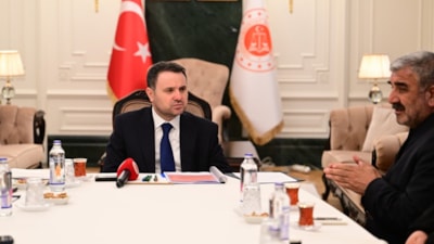 Akın Gürlek, Rojin Kabaiş'in ailesiyle bir araya geldi