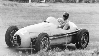 Formula 1'in en yaşlı pilotu 100 yaşında yaşamını yitirdi