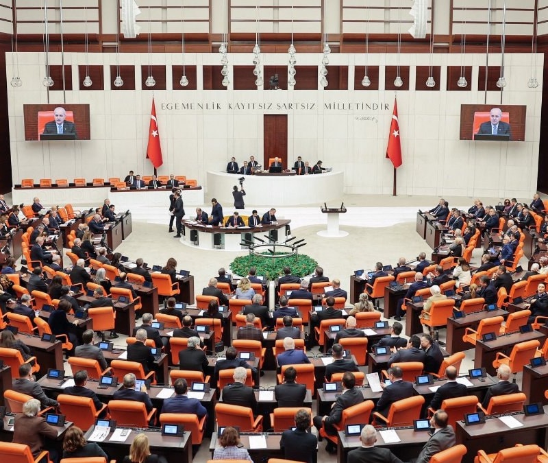 Fahiş site aidatlarına yönelik düzenlemeleri içeren teklifin 6 maddesi kabul edildi