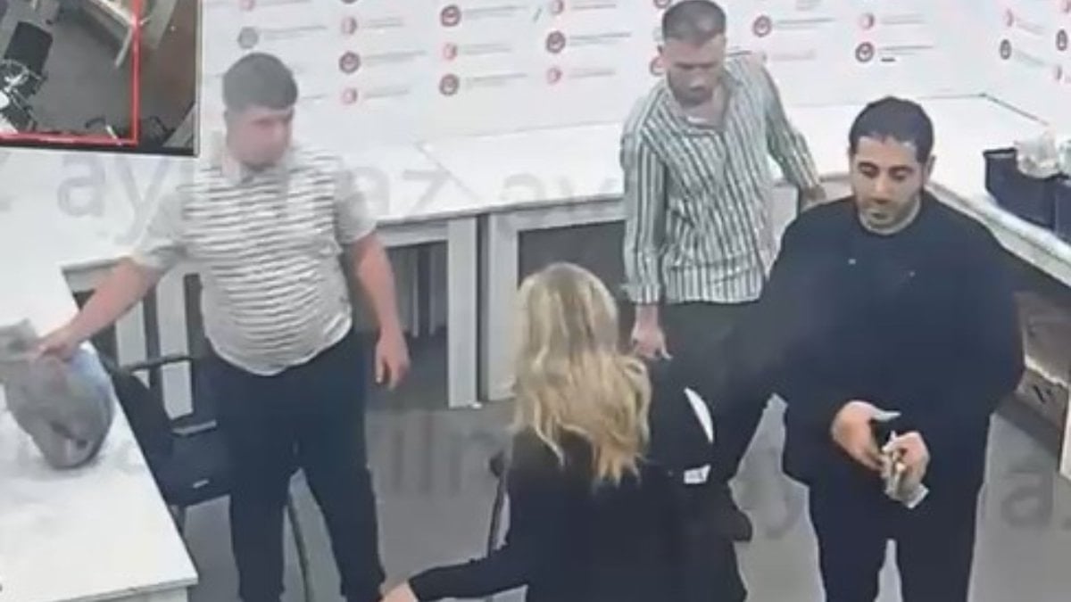 İstanbul Havalimanı'nda 2 İngiliz turist 19 kilogram uyuşturucuyla yakalandı