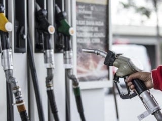 Benzine indirim geliyor: Pompaya yansıyacak