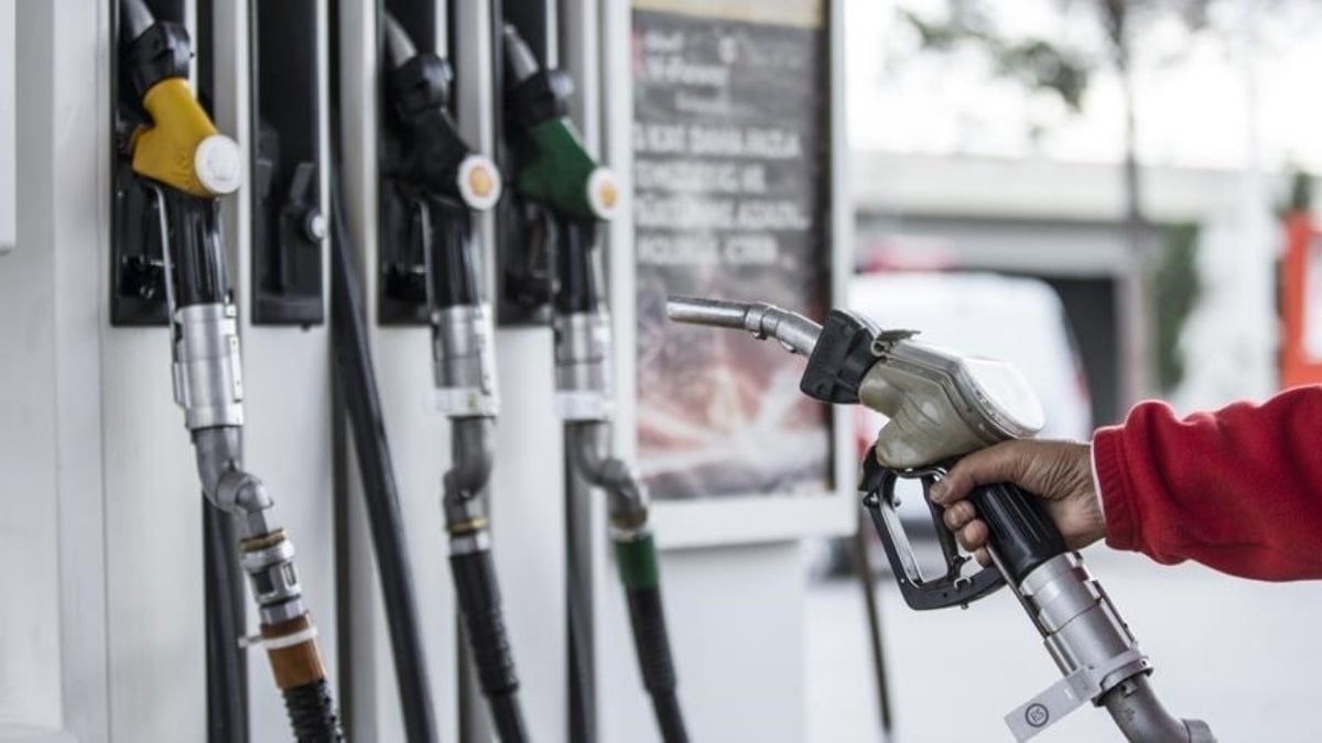 Benzine indirim geliyor: Pompaya yansıyacak