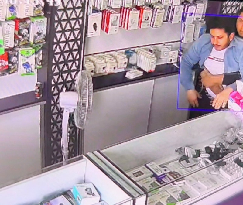 Hatay'da internetten öğrendiği Heimlich ile arkadaşını kurtardı