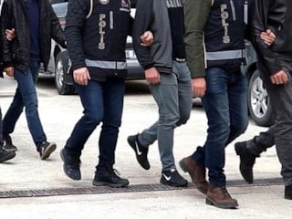 FETÖ'nün hücre evlerine baskın: 9 gözaltı