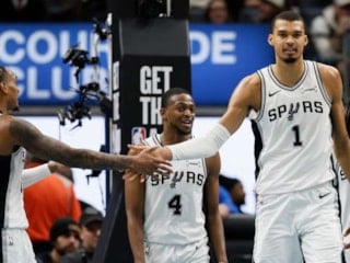 San Antonio Spurs 38 sayı fark attı, seriyi eşitledi