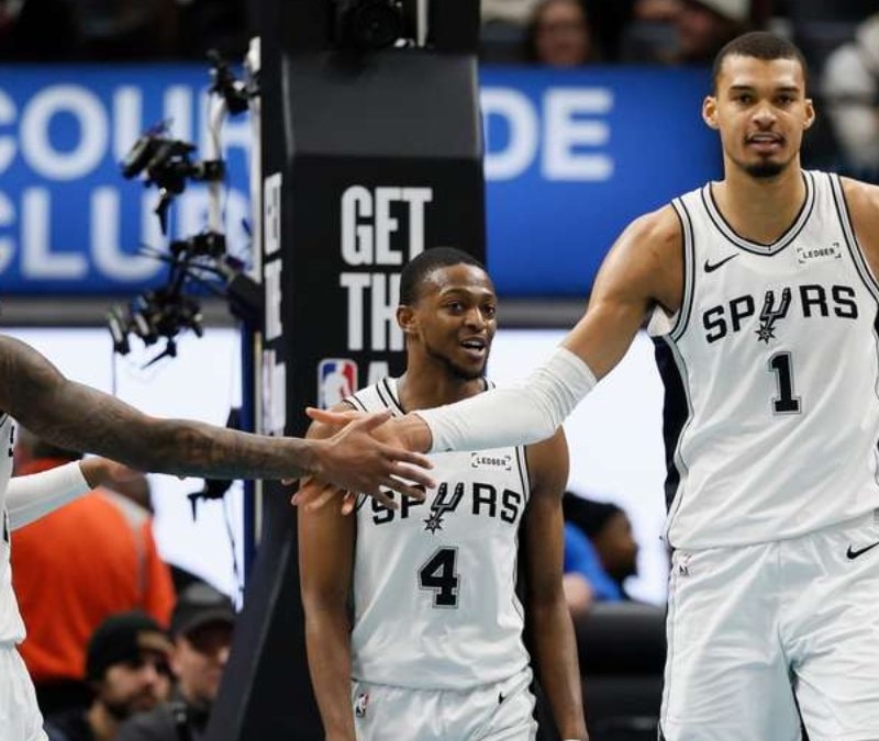 San Antonio Spurs 38 sayı fark attı, seriyi eşitledi