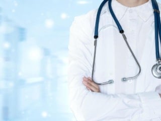 Malpraktis tazminatı 2026: Doktor hatası davası nasıl açılır