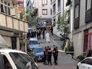 Kağıthane'de ayrıldığı eşine ateş açtı, kayınvalidenin bıçak darbesiyle öldü
