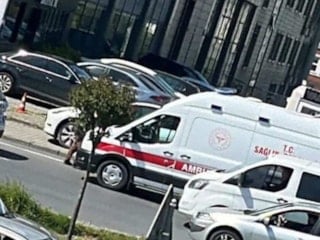 İstanbul'da park ettiği aracından inerken silahlı saldırıya uğradı
