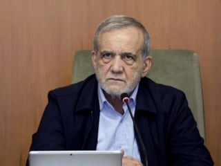 Mesud Pezeşkiyan: Düşman bu savaşta İran'ı bölmeyi amaçladı