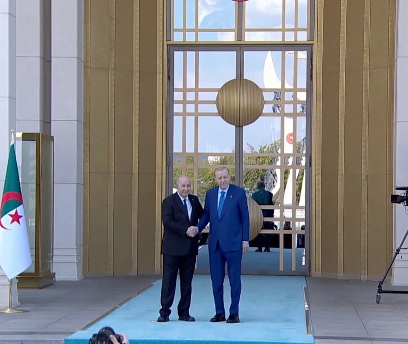 Cumhurbaşkanı Erdoğan, Cezayir Cumhurbaşkanı'nı resmi törenle karşıladı
