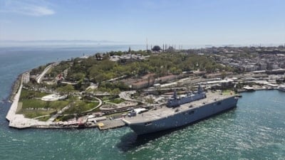 TCG Anadolu gemisi Sarayburnu'na demirledi