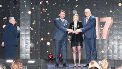 Defne Kurt'a yılın sporcusu ödülü verildi