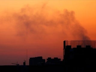 İran'ın Bender Abbas ve Keşm Adası çevresinde patlama sesleri