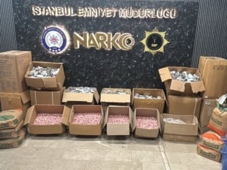 İstanbul’da uyuşturucu operasyonu: 200 milyon lira değerinde uyuşturucu hap ele geçirildi