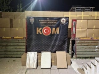 Afyonkarahisar'da 20 milyon liralık kaçak makaron ele geçirildi