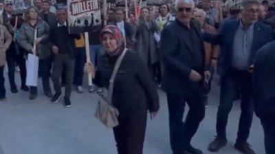 Burcu Köksal'ın AK Parti'ye geçeceği iddiaları sonrası CHP'li kadın sinir krizi geçirdi