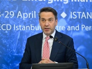 Enerji Bakanı Alparslan Bayraktar, Cezayir ile LNG anlaşmasının yenilenebileceğini duyurdu
