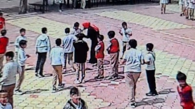 Osmaniye'de teneffüste fenalaşan öğrenciye öğretmende hayat kurtaran hamle