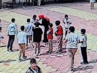 Osmaniye'de teneffüste fenalaşan öğrenciye öğretmende hayat kurtaran hamle