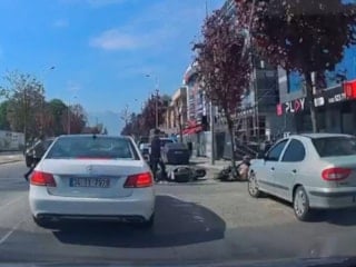 Düzce'de motosiklet kazası kıl payı atladıldı
