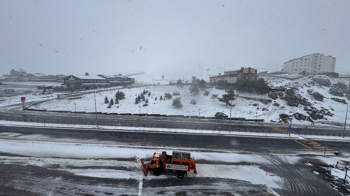 Erciyes'te rekor sezon: 3,3 milyon ziyaretçiyle mayısta bile kayak keyfi