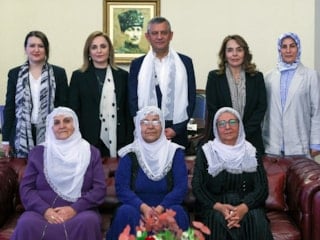 'Barış Anneleri'nden CHP'ye ziyaret