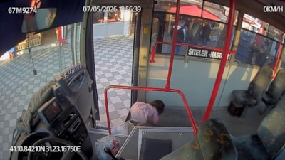 Zonguldak'ta ağlama sesiyle 2 yaşındaki çocuk otobüste bulundu