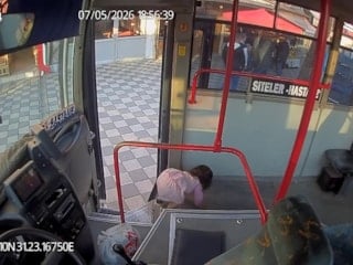 Zonguldak'ta ağlama sesiyle 2 yaşındaki çocuk otobüste bulundu