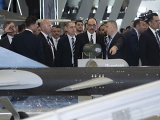 MİT Başkanı Kalın, SAHA 2026'da stantları gezdi