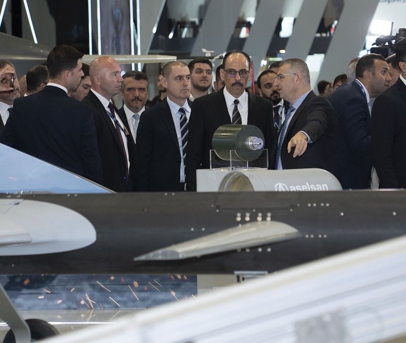 MİT Başkanı Kalın, SAHA 2026'da stantları gezdi