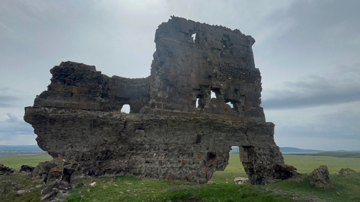 Kars'taki bin yıllık Kız Kalesi yok olma tehlikesiyle karşı karşıya
