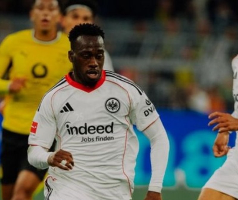 Can Uzun'lu Frankfurt, Dortmund'a yenildi