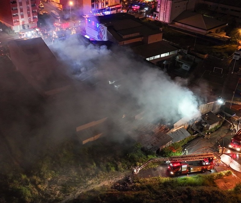 İstanbul Arnavutköy'de fabrika yangını