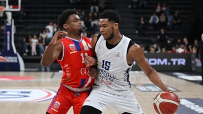 Anadolu Efes, Büyükçekmece Basketbol'u farklı geçti